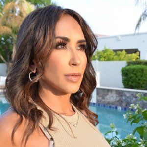 Meet your Posher, Cynthia